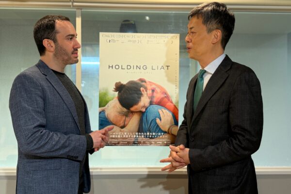 BSテレビ東京「日経モーニングプラスＦＴ」で監督インタビューの一部が掲載